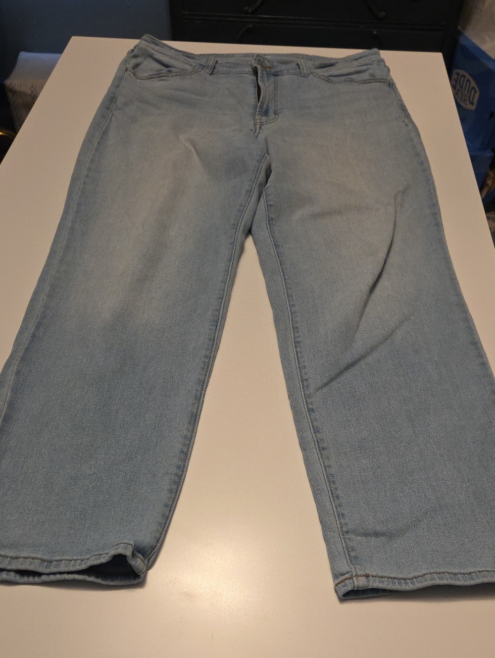 Old Navy Women's Light Blue Straight-Leg Jeans